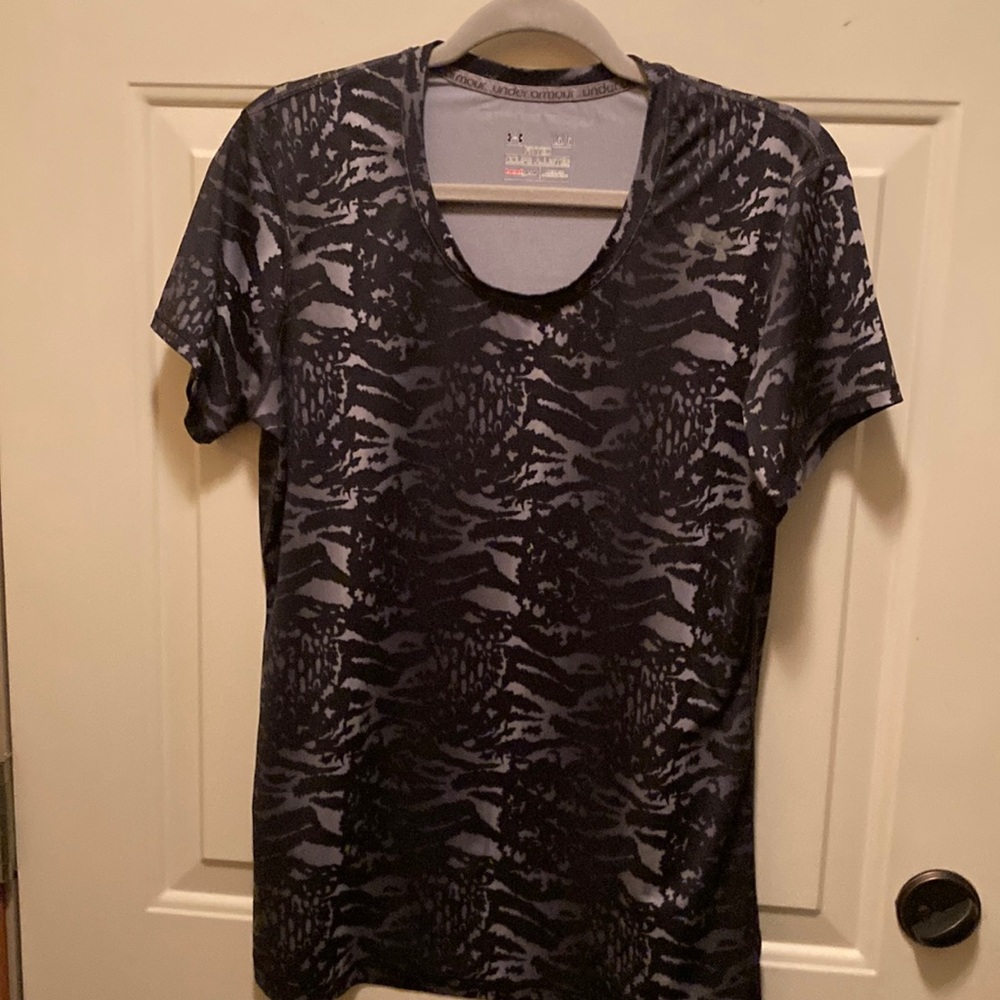 Under Armour animal print tshirt. Black. Size large